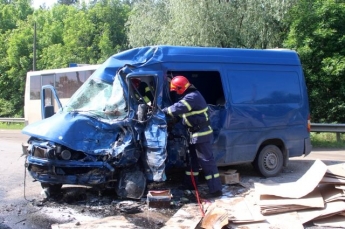 Под Хмельницким произошла авария: три человека погибли