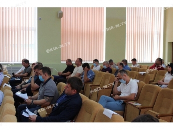 В Мелитополе депутаты горсовета нарушали карантинный режим (фото)