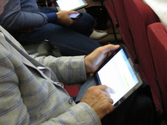 В Мелитополе депутатам горсовета на сессии раздадут планшеты (видео)