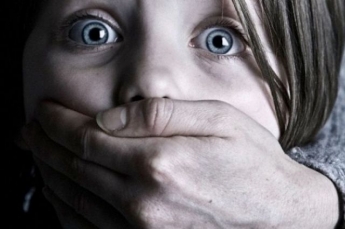 Испугался, что увидят: под Харьковом мужчина пытался изнасиловать ребенка