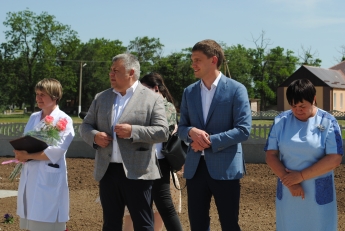 В селе в Запорожской области новый губернатор и его первый зам Иван Федоров открыли первую амбулаторию европейского образца (фото)