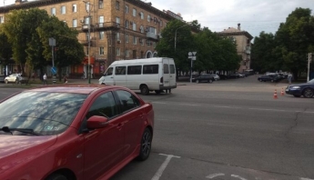В центре Запорожья произошло ДТП с участием маршрутки (фото)