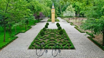 В центральном парке Мелитополя готовятся презентовать мини-копию Биг-Бена (фото)