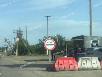 Блокпост для галочки – кого проверяют при въезде в Кирилловку (фото, видео)