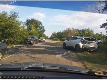 По дороге в Кирилловку разбились два крутых внедорожника (фото)