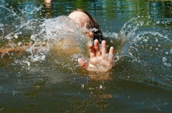 В Запорожской области в ставке утонули две девочки