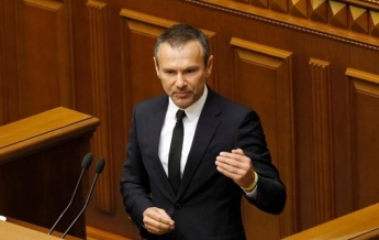 Партия Вакарчука лишила его депутатского мандата