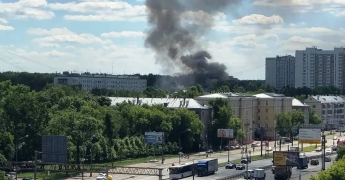В Москве в жилом доме рванул газ и загорелись 4 квартиры: фото и видео с места событий