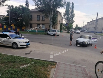 В Мелитополе под окнами у полицейских случилось ДТП (фото)