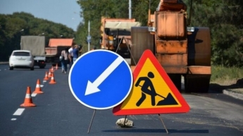 Ремонт запорожских трасс: водителям советуют воспользоваться объездной дорогой (КАРТА)
