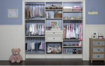 Как выбрать шкаф в детскую: основные требования к системам хранения