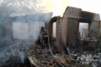 Остались одни развалины - в Запорожской области сгорел двухэтажный дом (фото)