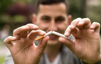 Сигареты, кальян или вейпер? Назван самый вредный вид курения