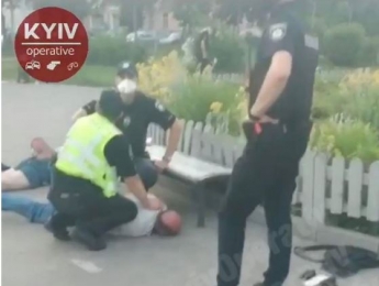 В Киеве произошла драка со стрельбой: "копов" пытались задуть газом, фото и видео