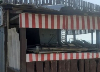 В Кирилловке сносят незаконное кафе (фото)
