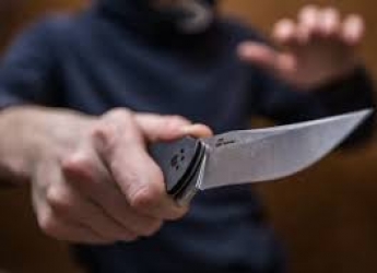 Жителя Запорожья ударили ножом в грудь