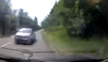 Это покушение на убийство: сеть взволновало видео опасного ЧП на дороге под Киевом