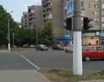 В Мелитополе дорога стала для пешеходов непроходной (видео)