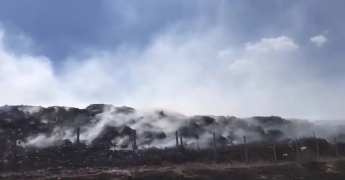 Пожар в Северодонецке перекинулся на большую свалку: город просит о помощи (видео)