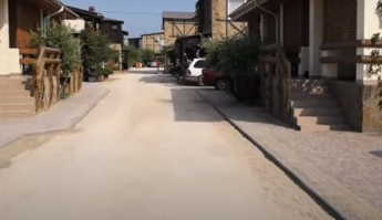 Как выглядит жилье в Кирилловке за 100 долларов в сутки (видео)