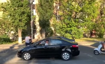 В Киеве пешеход устроил разборки с 