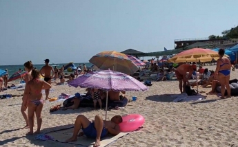 В Кирилловке сервис приближают к народу - кукурузу варят прямо на пляже (видео)