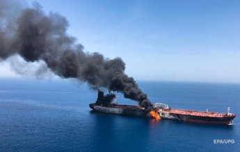 В Иране загорелись семь кораблей (видео)