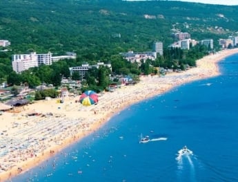 Украинцам разрешили въезд на еще один популярный курорт: без обсервации и тестов на COVID-19