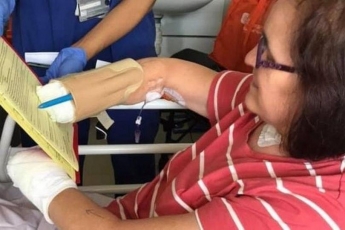 Женщина заболела коронавирусом и осталась без рук и ног, фото