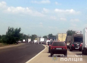 В полиции Запорожской области рассказали, как можно объехать пробки из-за ремонта на трассе
