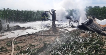 На Киевщине упал и загорелся легкомоторный самолет
