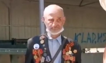 В России 92-летнего ветерана и известного нефтяника заметили роющимся на помойке: видео