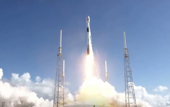 SpaceX вывела на орбиту военный спутник (видео)