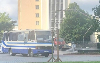 В заложниках в Луцке около 20 человек - полиция (видео)