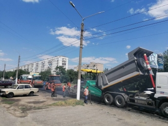 Мелитополь обошел Запорожье по темпам и объемам ремонта дорог в Запорожской области