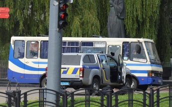 В МВД рассказали о переговорах с террористом в Луцке
