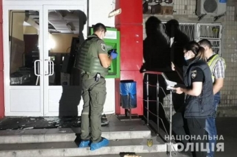 В Подольском районе Киева взорвали банкомат и украли деньги