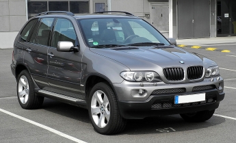 В Мелитополе владелице вернули BMW X5 с поддельными номерами