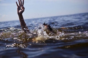 Тело не могут найти: под Днепром мужчина утонул в бассейне насосной станции