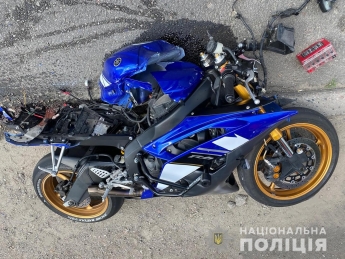 В Запорожье в результате аварии погиб водитель мотоцикла: разыскиваются свидетели (ФОТО, ВИДЕО)