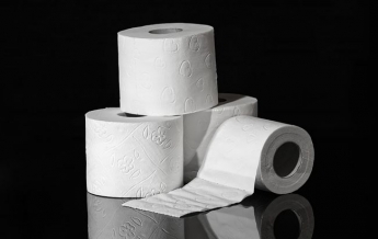 Можно занести инфекцию: медики неожиданно высказались об опасности туалетной бумаги