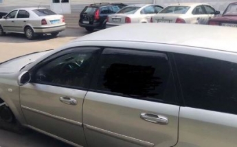 В Киеве прямо возле отделения полиции ограбили авто