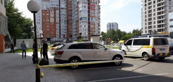 В Харькове мужчина с высотного дома упал на крышу автомобиля (фото и видео 18+)