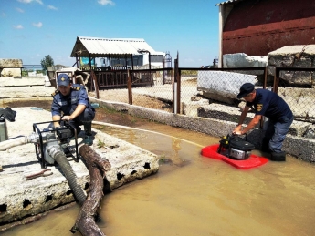 Спасатели рассказали, где в Кирилловке базы отдыха затопило (фото)