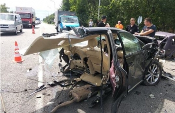 16-летняя девочка погибла в аварии на трассе Киев-Чоп - "Лексус" разорвало на части