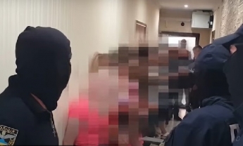 70 девушек посменно - в полиции рассказали о масштабах порностудии в Николаеве (видео)