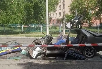 ЧП в Киеве: автомобиль на полной скорости протаранил маршрутку, кадры и подробности