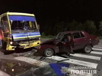 Появилось видео с места аварии в Мелитополе рейсового автобуса и Таврии