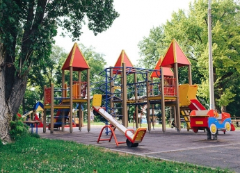 Где в центральном парке в Мелитополе может детская площадка появиться