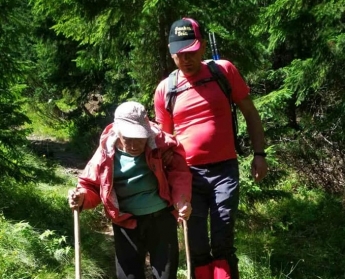 В Карпатах потерялась 93-летняя туристка из Запорожья (ФОТО)